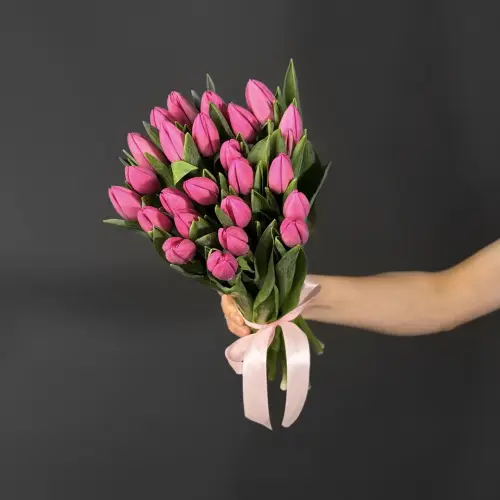 Букет из 25 розовых тюльпанов