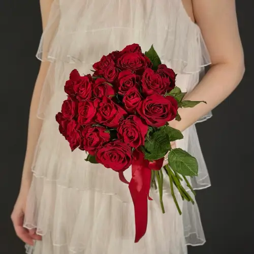 Букет из 21 красной кенийской розы